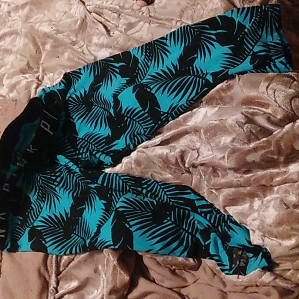 VS Pink Ultimate Capri legging, size med,, teal and  black